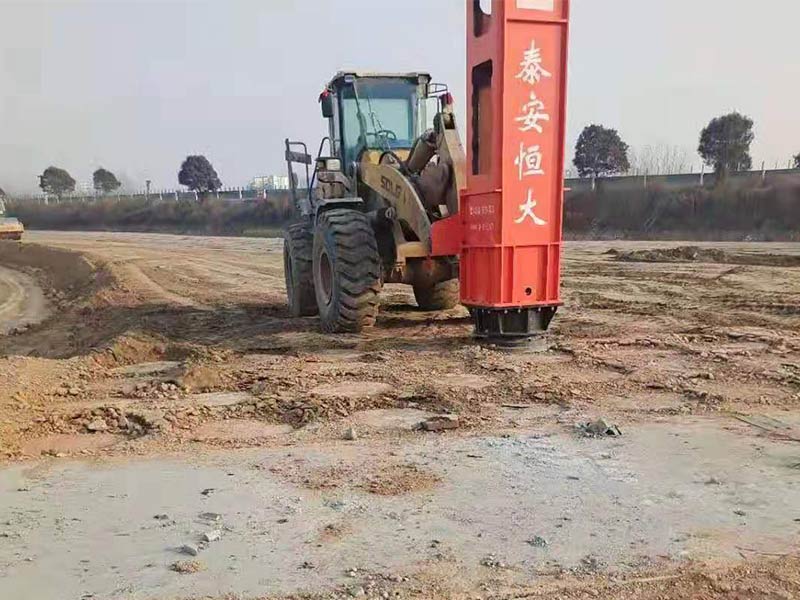 50鏟車打夯機(jī) 50鏟車打夯機(jī)